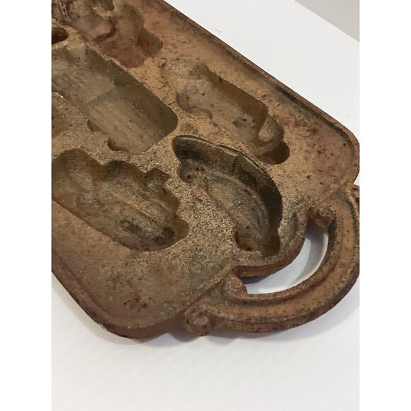 Antique Cast Iron Baking Pan Mold Car Cookie 13”  Primitive Rustic Kitchen - Picture 4 of 4